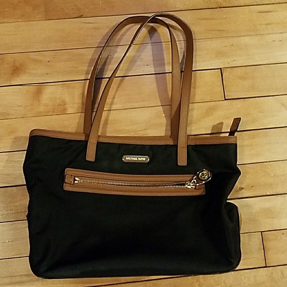 Michael Kors Handbags - Michael Kors Purse